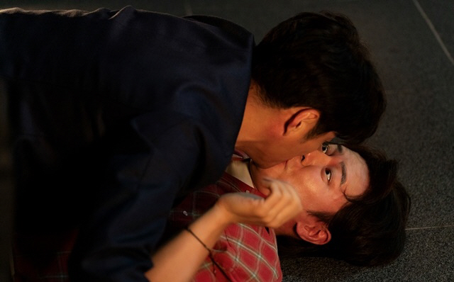 Ji Jin-hee X Lee Kyu-hyung, a kiss all of a sudden. What's going on?His expression is amazing, too. (Laughing)