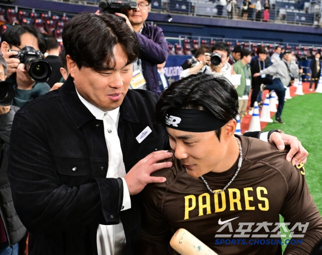 Like Ryu Hyun-jin five years ago? ...Kim Ha-sung, who changed his uniform, will his career crisis → fly to the temporary stadium's foothold 