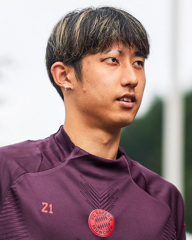  The most dangerous defender to Kim Min-jae, the national team defender, finally completed training for the return team after 8 months