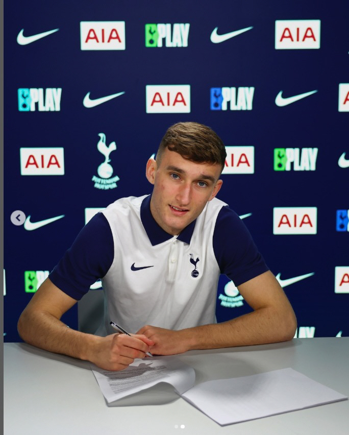 Yang Min-hyuk sent on loan and Tottenham recruited the first £1 million from Ireland born in 2007...Brexit Not Joining the Topic