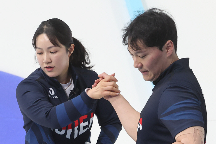  Korea-Japan complete curling mix double, first silver medal secured...Final clash with arch-nemesis Japan