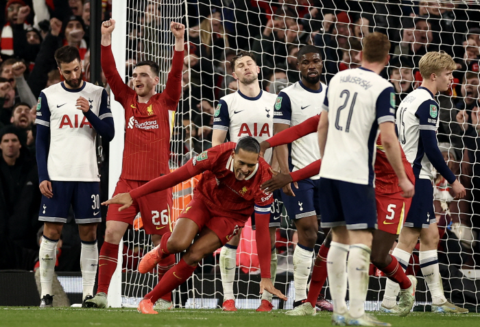 Is there a problem with your personality? Liverpool Captain, Hishalisson Elbow Attack → No Card...It's already the fourth time! Tottenham fans' anger