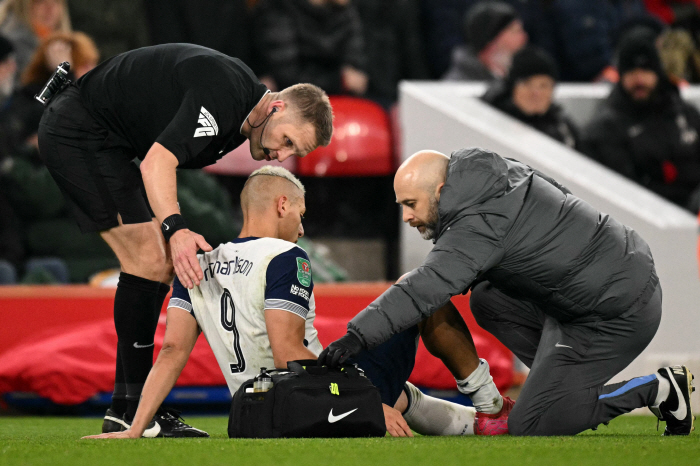 It's terrible. Liverpool's sincere punch smashed Son Heung-min's dream of winning. Tottenham's frustration with going to the Carabao Cup final. 04 crushing defeat in the second round