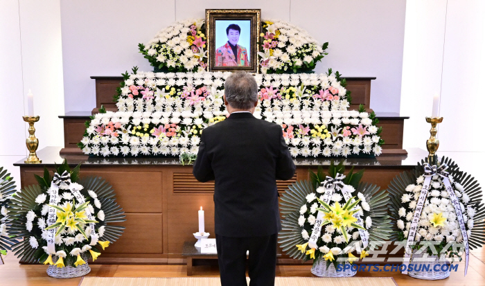  Funeral at Seoul National University Hospital with Song Dae-gwan Mortuary