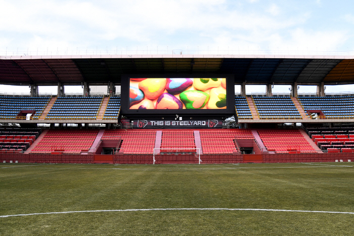 Pohang Steelers, Steelyard refurbished! Increased support zone seating and installation of specialized seating tables