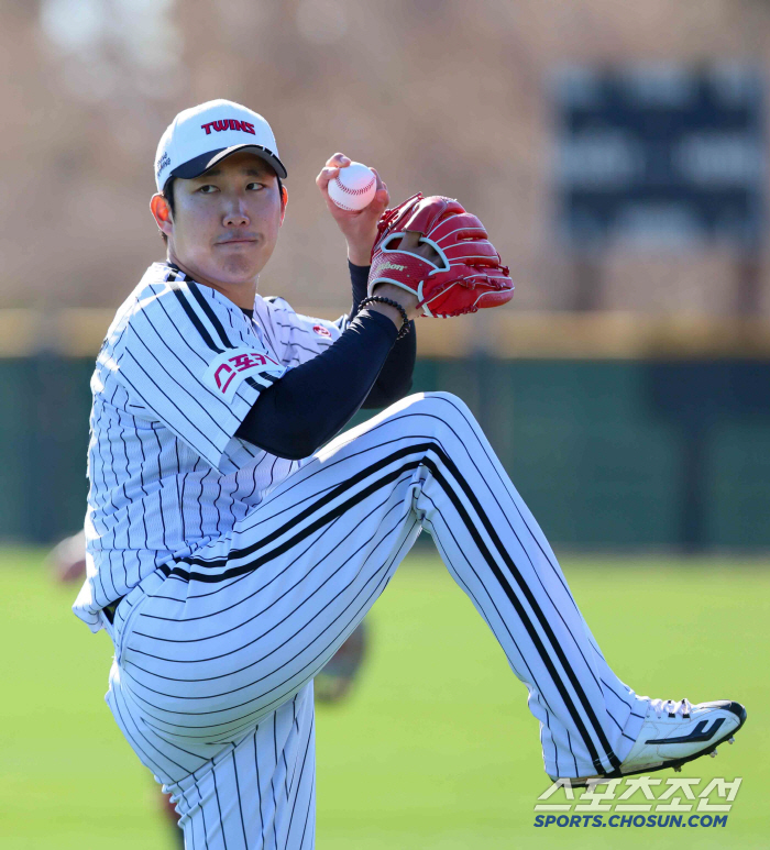 Ryu Yang-Kim is a talent, but the ace of the left hand at 152km is only 140km of bullpen pitching. I'll pull it up slowly.