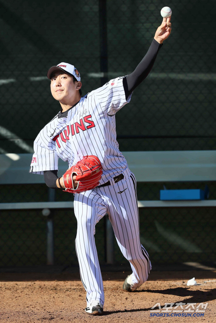 Ryu Yang-Kim is a talent, but the ace of the left hand at 152km is only 140km of bullpen pitching. I'll pull it up slowly.