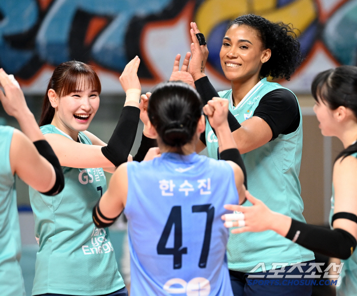 The fantasy toss wok of the national college setter who returned to the starting lineup in 345 days! GS Caltex, the sunken Industrial Bank of Korea, Nanta → started the last place 