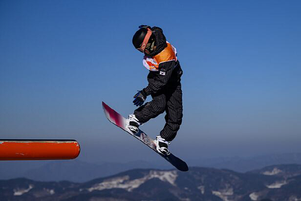 A genius snowboarder who resembles Son Heung-min, Lee Chae-woon 1440, is also overwhelmingly the first 金! I did it. 