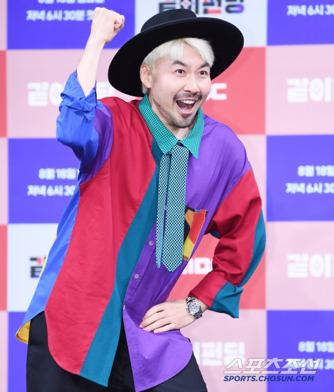 Noh Hong-chul, you made 600 million won in annual sales..Even the bakery remodeling movie theater. 