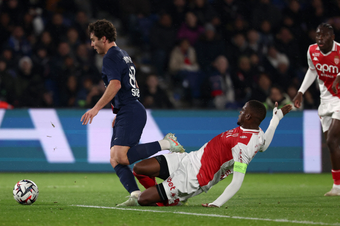 Paris' NEW Messi Lee Kang-in scored in 27 minutes  2 consecutive games in the league, but failed to attack P.H.Vicha's debut goal  Dembele multi-goal PSG won 41 against Monaco