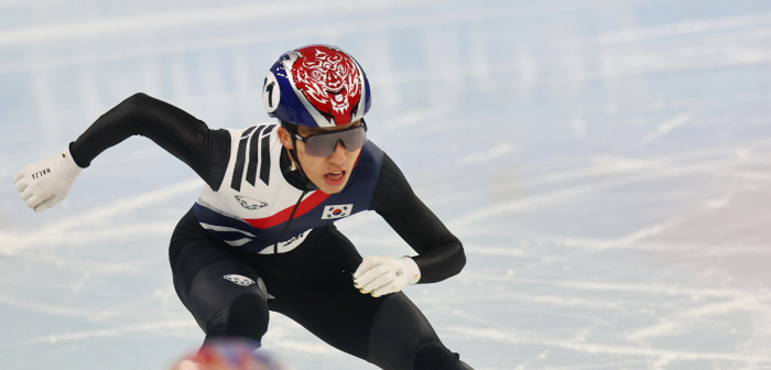  No. 1 guard Lin Xiaojun used a bad hand → Unfortunate penalty Korean short track, men's 5000m relay disqualified