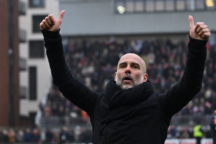 Hey, you punk! Rodri's replacement injured 22 minutes after Man City debut...Pep  who couldn't laugh despite the sweat and sweat of the third team