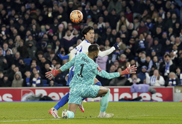 It flew!  Son Heung-min's crazy presence in the Chelsea match-winning goal...Handball Misjudgment Controversy 