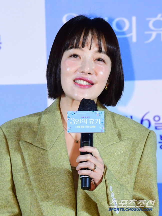 Kim Yong-gun's daughter-in-law, Hwang Bo-ra, comes home every weekend to take care of her grandchildren