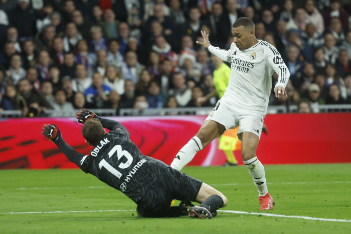 Mbappe Madrid Derby first goal hunt to make fun of Panenka PK...Crossbar Nightmare Real Draws AT 11