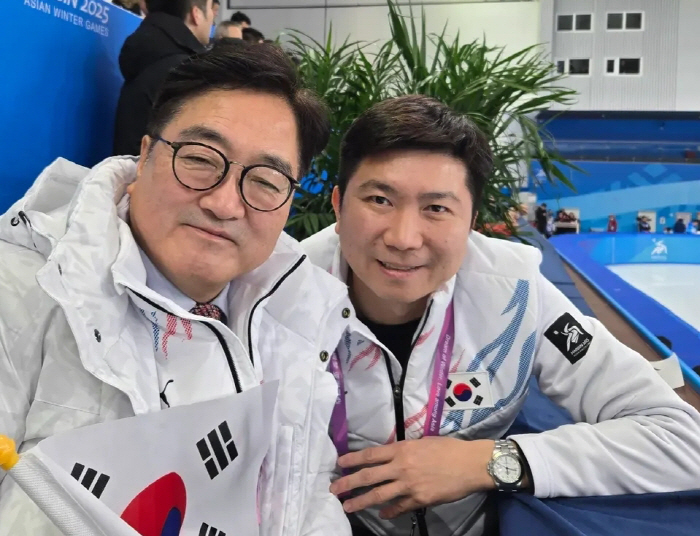 Team Korea's support X sports diplomacy, 24 hours short of time, even in Harbin, the elected president of Yoo Seung Min, there is no pause. 