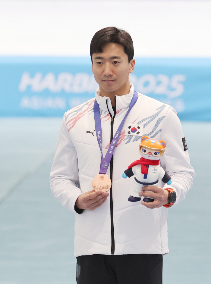 Ah 0.08 seconds ice speed Kim Jun-ho's second bronze medal in 500m 