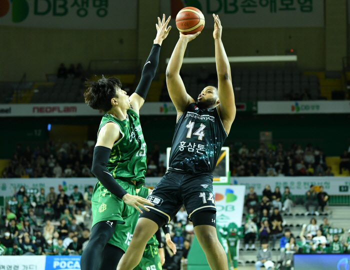  Omari Spellman made a surprise return to KBL. Wonju DB 2 Option Recruit Carter as a Replacement Foreigner