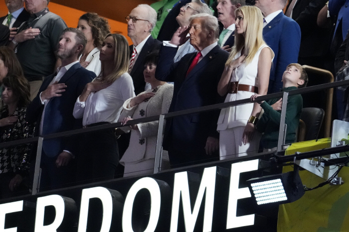 First Super Bowl by a sitting president, Trump...Jill Biden's OTC Cheering Match Disappointed