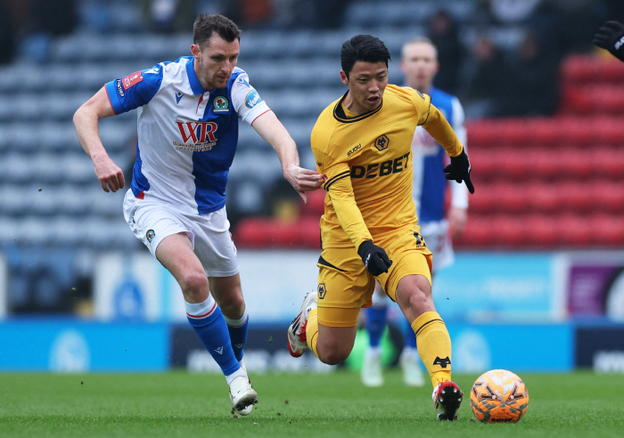 That's a relief! Hwang Hee-chan is out for a long time → Wolverhampton won 20 games against Blackburn by saying the coach is not serious