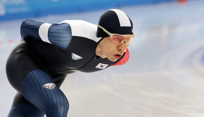 Cheol-in, born in 1988, did it! Team pursuit! 9 most medals in the game, and 1st place alone 