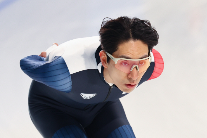 Cheol-in, born in 1988, did it! Team pursuit! 9 most medals in the game, and 1st place alone 