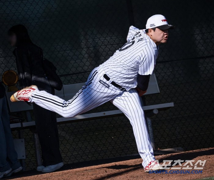 Only the winner. Only a pitcher. More than half of the first-team camp and registered players also have pitchers. 