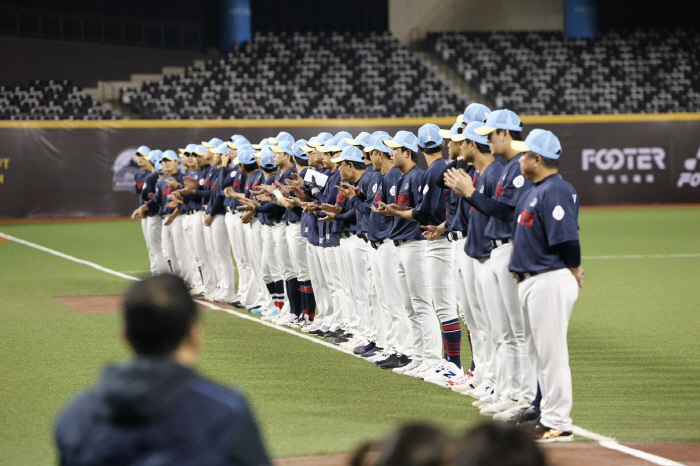 It's too early for spring? Starting from Park Se-woong → Na Kyun-an Blon → Jeong Cheol-won's debut → Hwang Sung-bin's defense...Lotte lost the first round in Taiwan, but fought well 