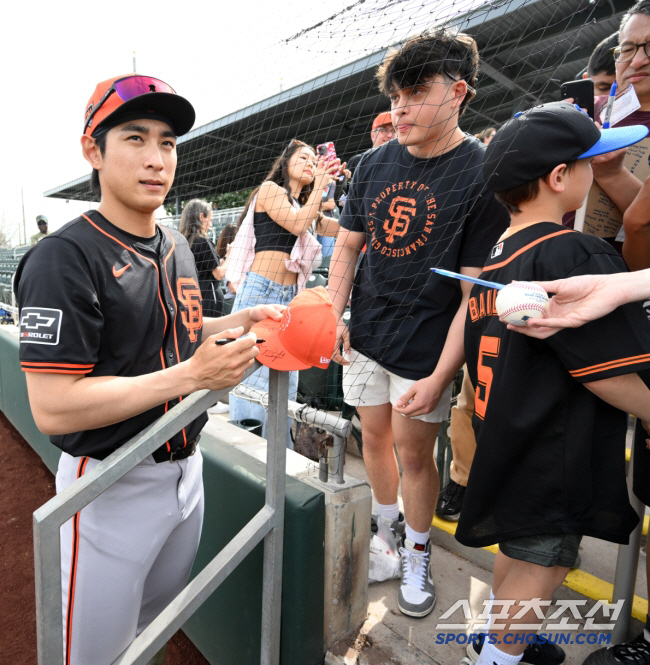 Korean Major Leaguer's pride is expected to be in the MLB opening game, Lee Jung-hoo No. 1 center fielder Kim Hye-sung No. 9 second baseman. Expectations for the starting line are soaring