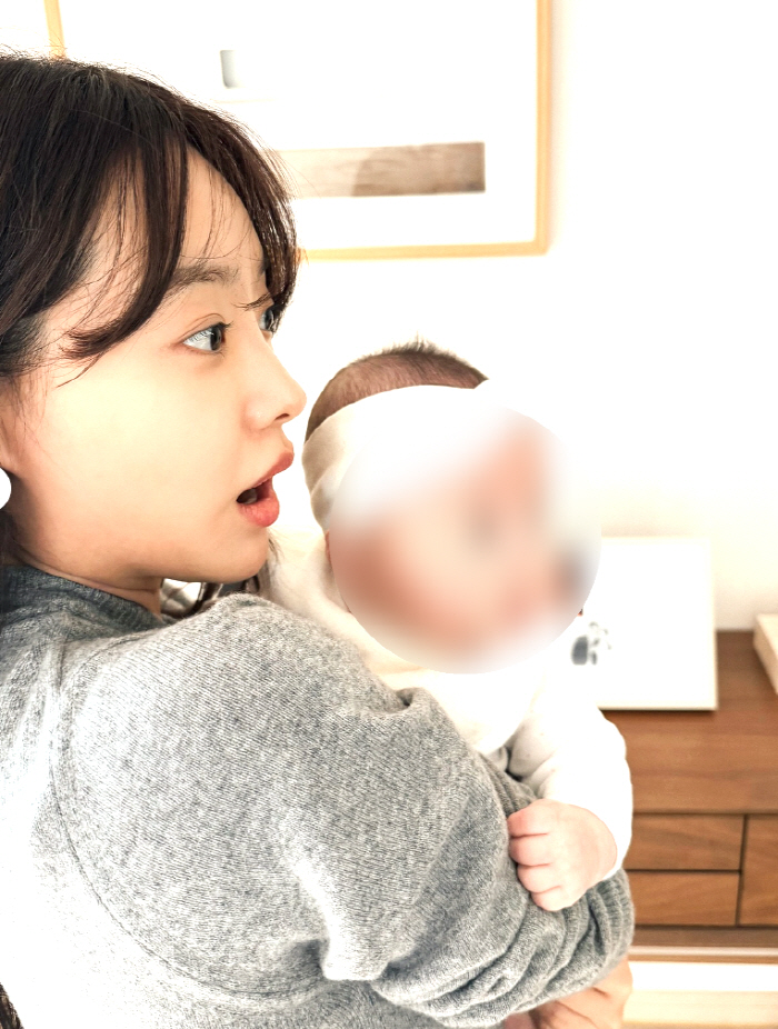 ♥ Park Wi and the second generation plan, Song Ji-eun, are pretty even if you hold them in your baby's arms, bless you baby