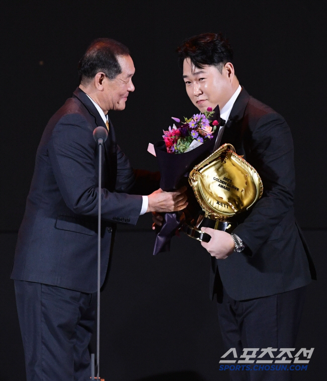 Yang Eui-ji's honest confession, GG, mistakenly received the awardMinho, who is two years older, is working hard, too. 