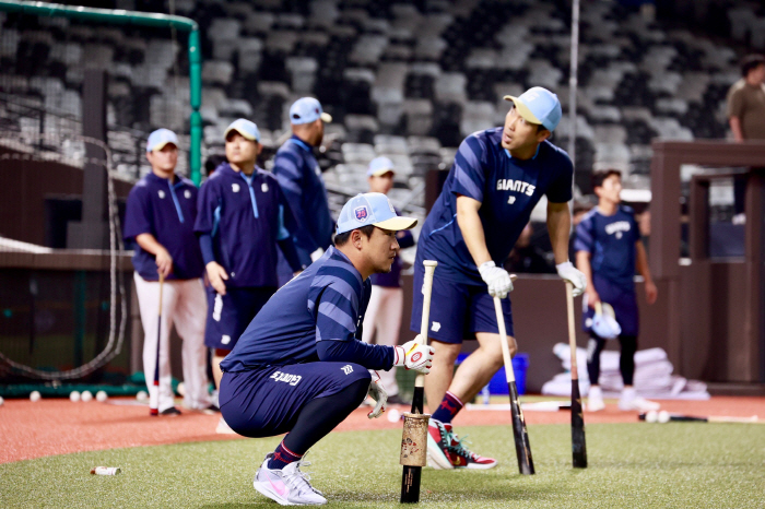 You said it was a practice game... Lotte, which is in trouble, sweats over the intense temperature difference with Taiwan, which is in a fiery atmosphere of international war 