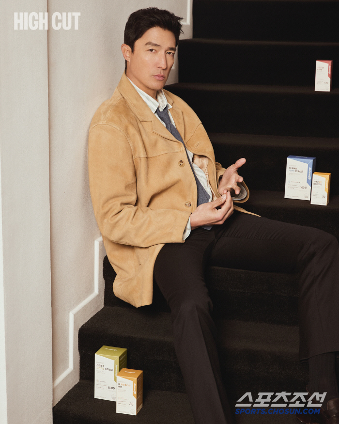 Daniel Henney, full of dad's smile, reveals family pictorials to capture daily life