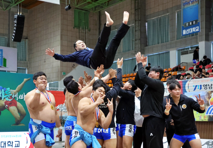 Dong-A University wins the national university master's wrestling competition at the 2025 Samcheok Jeongwol Daeboreum Festival