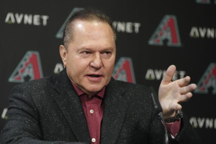 I'm afraid of Boras! Reach 2.4282 trillion in Sales After Last Big Fish Boston, Biggest Single Offseason