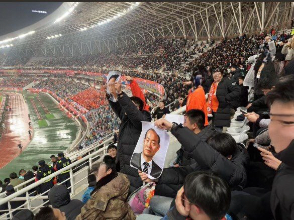  Gwangju team's Shandong fan Chun Doo-hwan's photo is a mockery of Korea → will not sit on the official complaint with the AFC