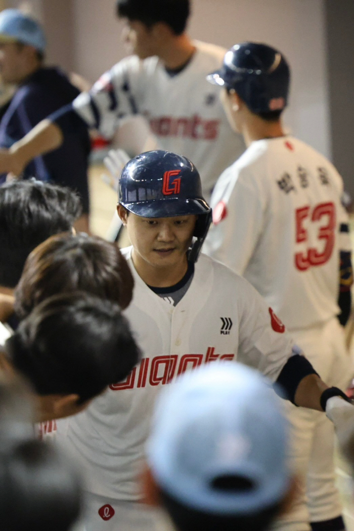 Shin Bon-ki's prophecy hit! Kim Jin-wook's early steel plate in the 2nd inning → Lotte allowed the final bases loaded in the 8th inning, losing for 2 consecutive games to the Taiwanese national team 