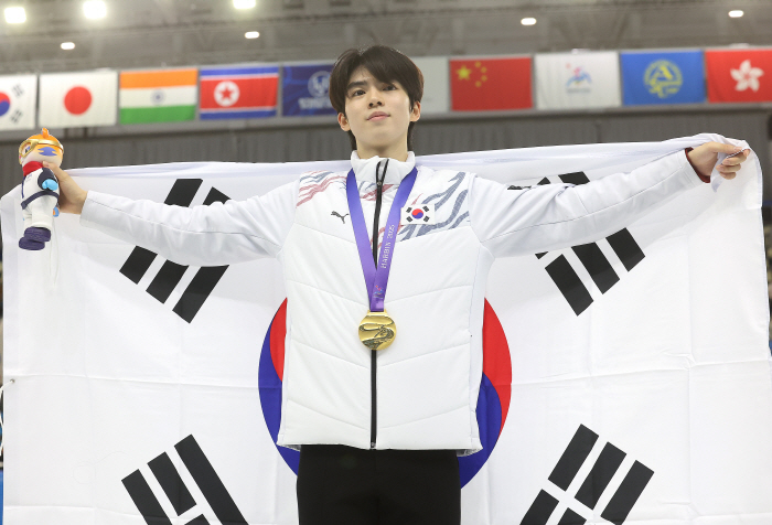 They brought down Japan Kim Chae-yeon → Cha Jun-hwan, figure AG's first gold medal together...Another gift for military service