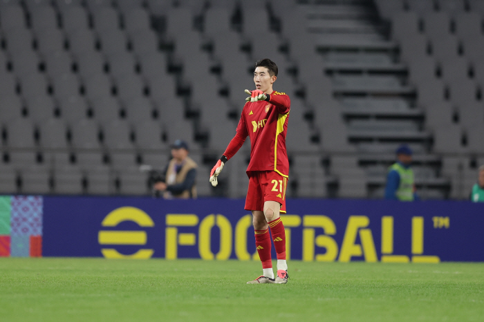 Unprotected tackle disappointment injury Cho Hyun-woo, CT scan → Director Kim Pan-gon's anger...Buriram lost 12, Ulsan ACLE was eliminated early