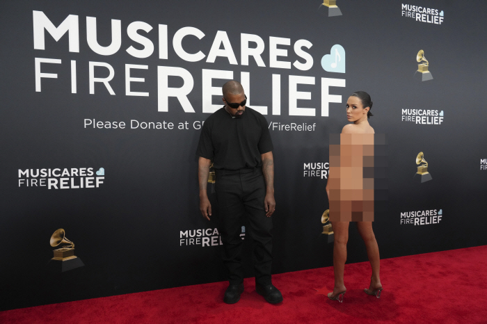 It's not because of the Grammys' all-nude coercion...Kanye West ultimately divorces Bianca 