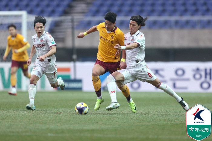 Gwangju Suwon FC scored a goal that didn't break out in the end, and drew 00 after a fierce battle