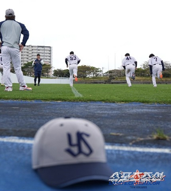 If you go to the Major League, you can only play DH, the monster hitter Murakami Middle School, the first outfield training since middle school, but I want to continue playing as a third baseman 