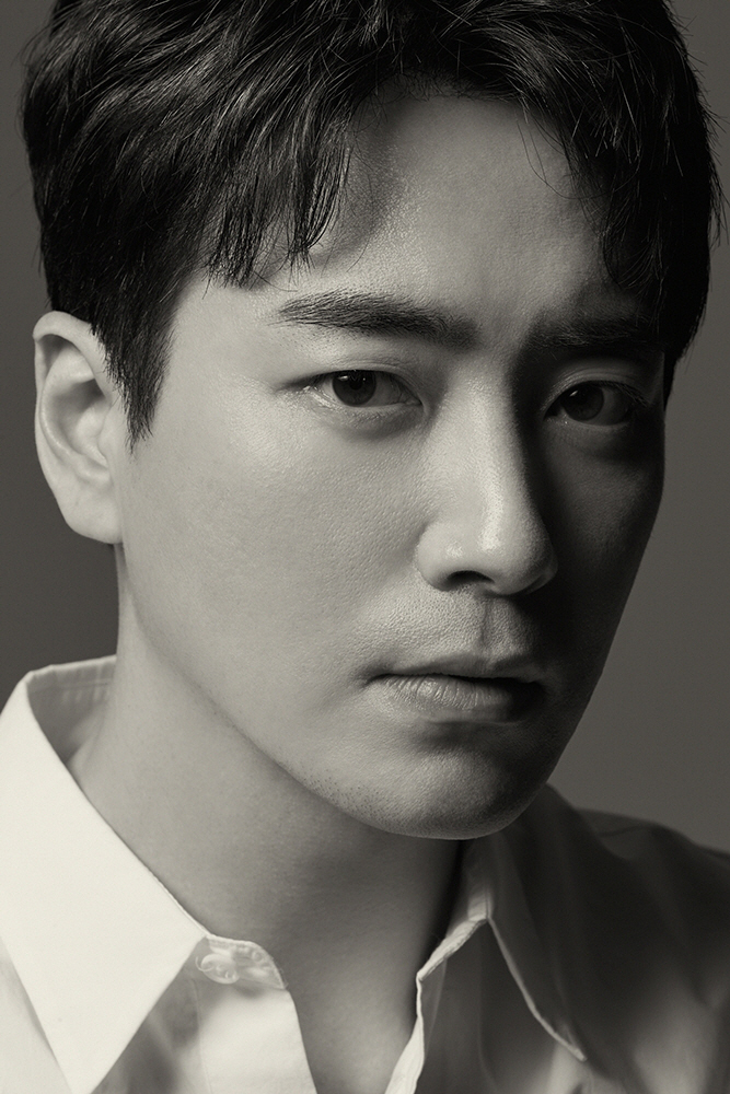 Lee Jun-hyuk Shares Thoughts on Playing a Younger Role in 'Love Scout'