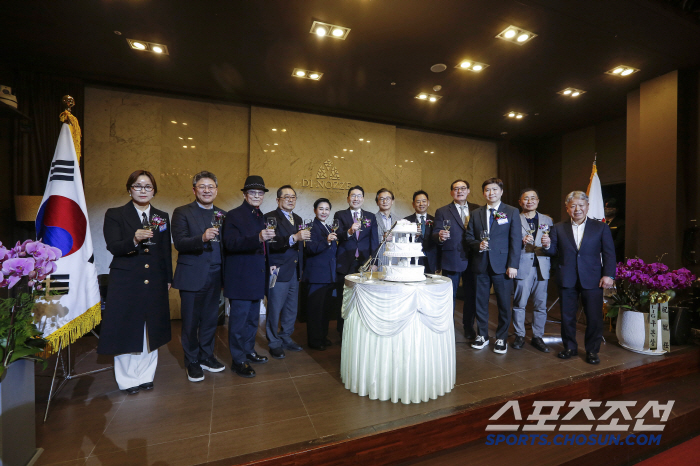 Korea, a cycling powerhouse!Let's run together. LS3 generation Chairman Lee Sang-hyun, Cycling Federation Chairman Inauguration Ceremony More than 300 athletes from the sports world X the business world will cheer for one heart