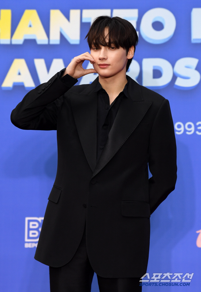  TXT HUENINGKAI is handsome