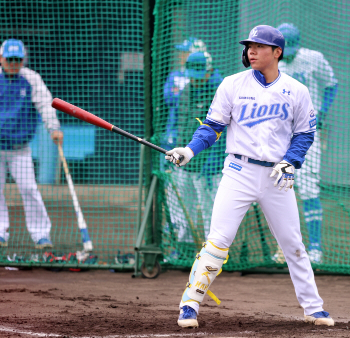 Will it work as an opponent of the most prestigious team in the 150km, three-hit storm? Samsung Rookie 4th General, forward deployment against Yomiuri, left Seung-hyun will be selected. 