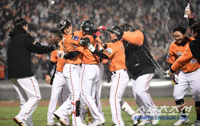 40% of the exhibition game → Finish in front of the chairman, forget the initial sparkle...RBI King → No. 1 in the education league → 2G 6 hits, Hanwha's outfield is excited