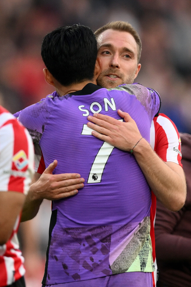 It could have been the last time, but the SON meeting failed → Miracle Eriksen's tears...I'm more worried because it's a heart problem. Rumors of retirement for a reason