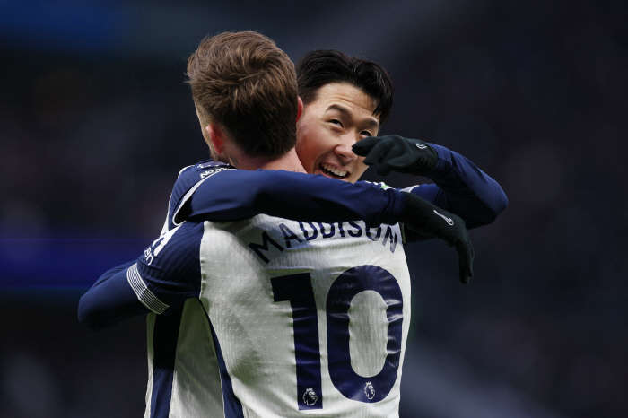 Madison, shut up! Ceremony → Son Heung-min laughing out loud...Manchester United legend who played with Park Ji-sung was ridiculed properly